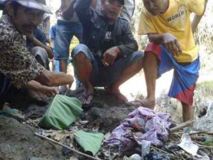 Penemuan Mayat Bayi Di Jembatan Sikur (Sabtu,28/11/2015) jam 07.00 Wita