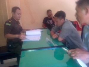 Ketua FRB Eko Rahady SH Ketika melaporkan dana Bansos, Rese, dan Aspirasi Dewan kepada Kejaksaan Negeri Selong.