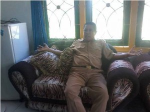 Camat Woja H. Komaruddin SH