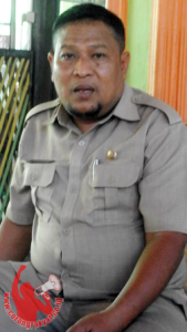 Kepala Desa (Kades) Lenek, Suhardi SH