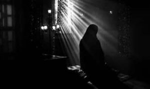 Kecintaan-pada-Allah-Membuat-Budak-Wanita-Ini-Menjadi-Sufi